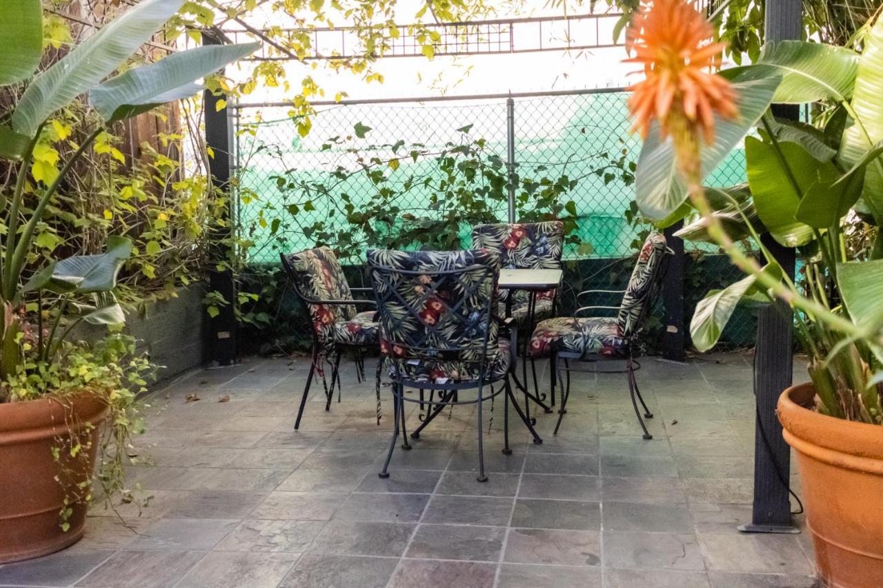Hollywood Hills Suites 로스앤젤레스 외부 사진