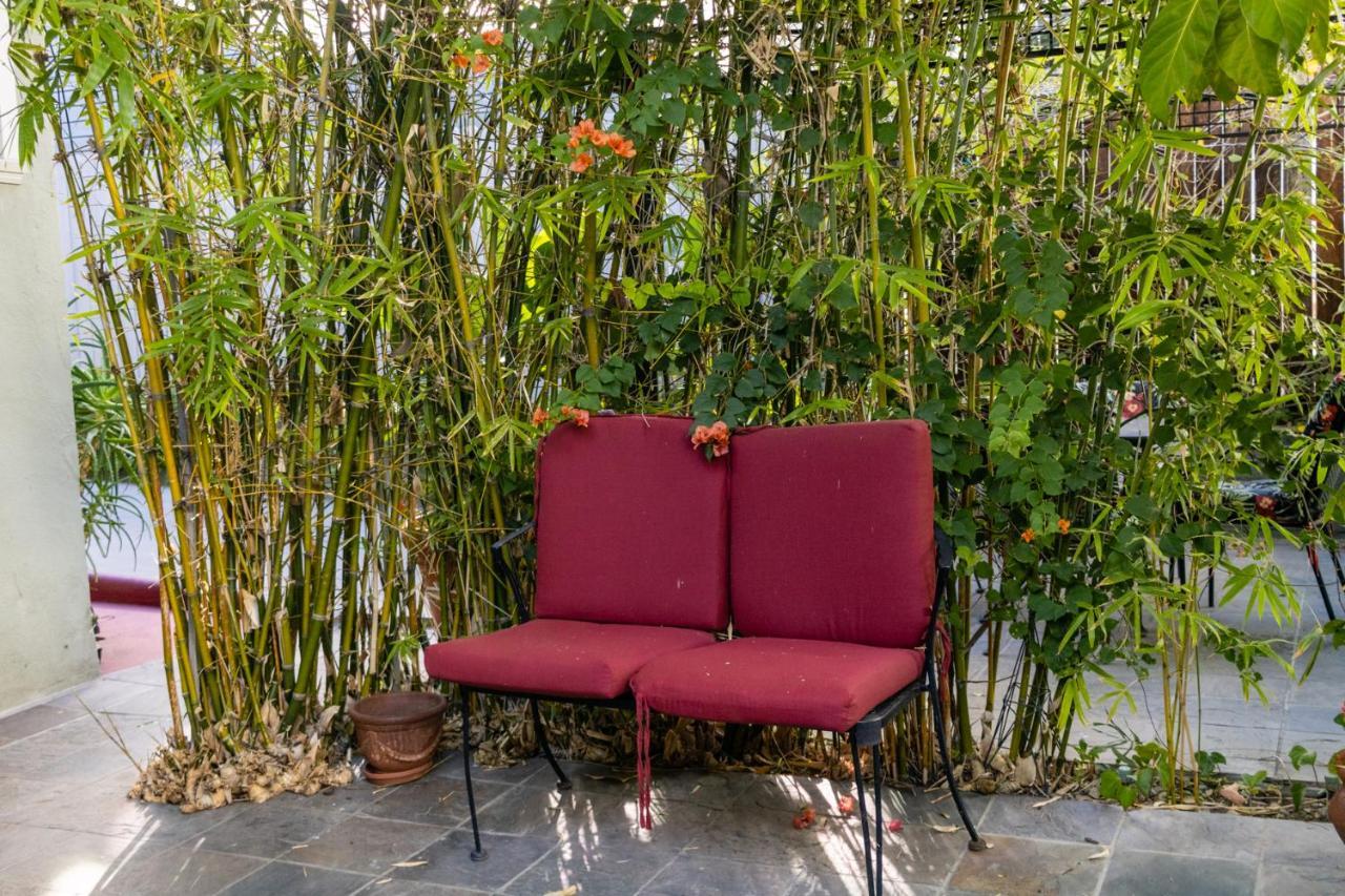 Hollywood Hills Suites 로스앤젤레스 외부 사진