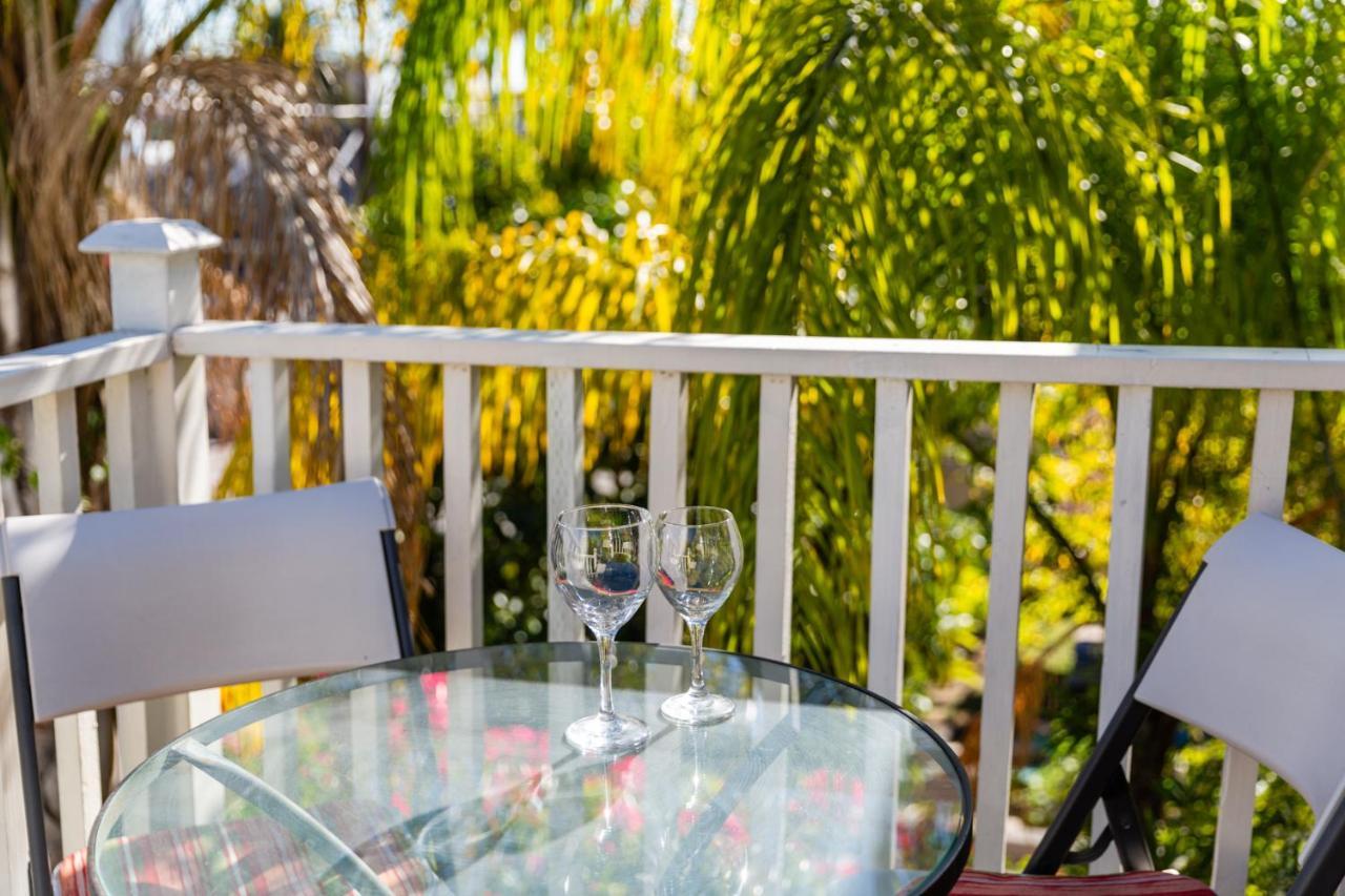 Hollywood Hills Suites 로스앤젤레스 외부 사진