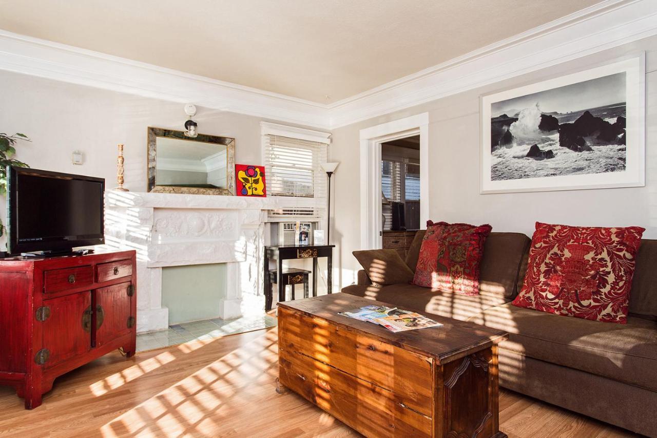 Hollywood Hills Suites 로스앤젤레스 외부 사진