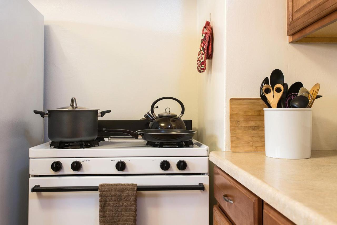 Hollywood Hills Suites 로스앤젤레스 외부 사진