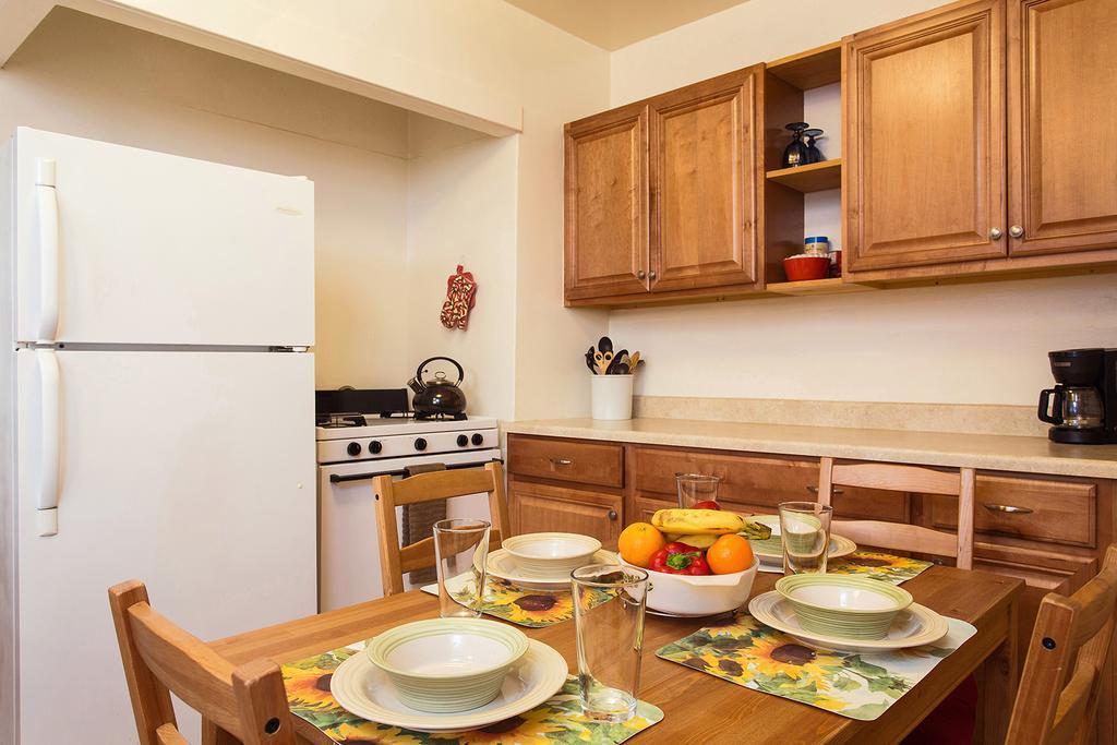 Hollywood Hills Suites 로스앤젤레스 외부 사진