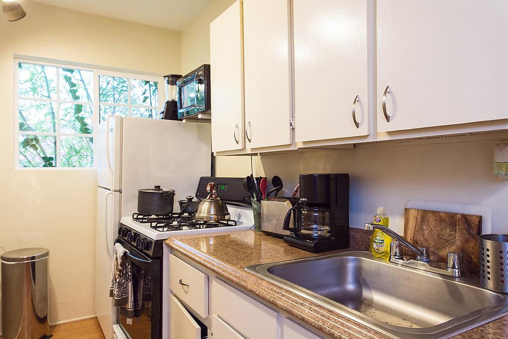Hollywood Hills Suites 로스앤젤레스 외부 사진