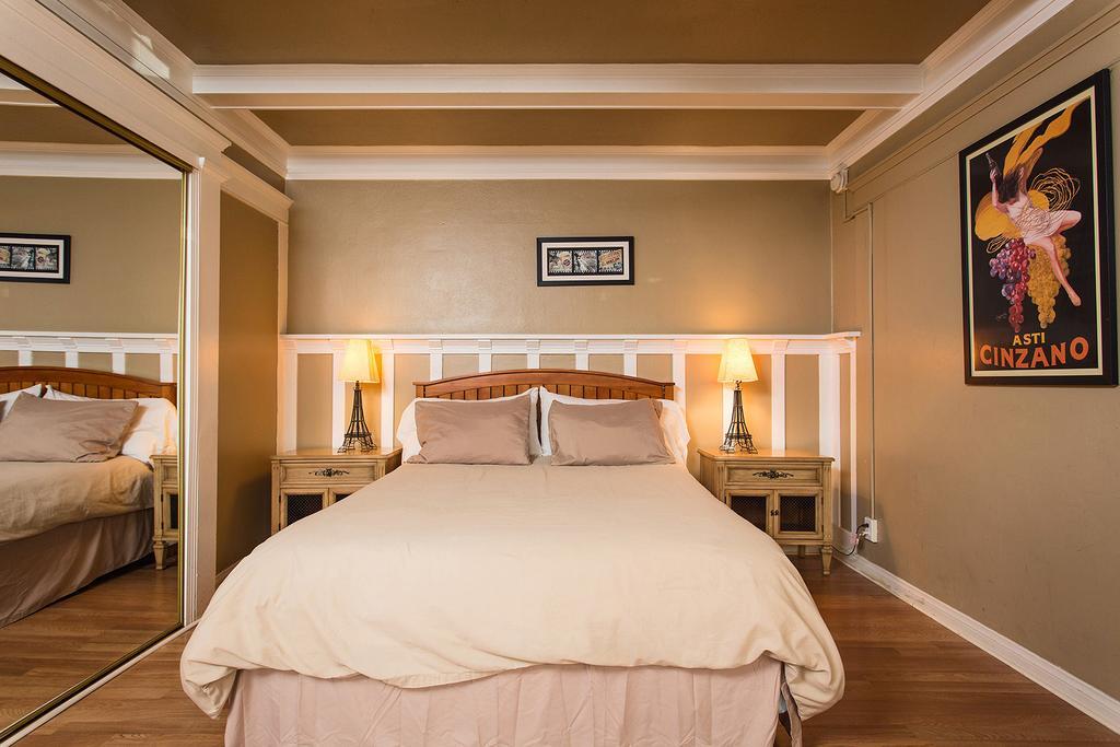 Hollywood Hills Suites 로스앤젤레스 외부 사진